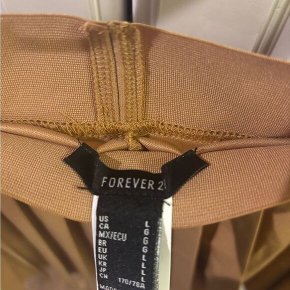 Forever21 tan tennis Pleated Women's mini Skirt size L NWT - Picture 2 of 3